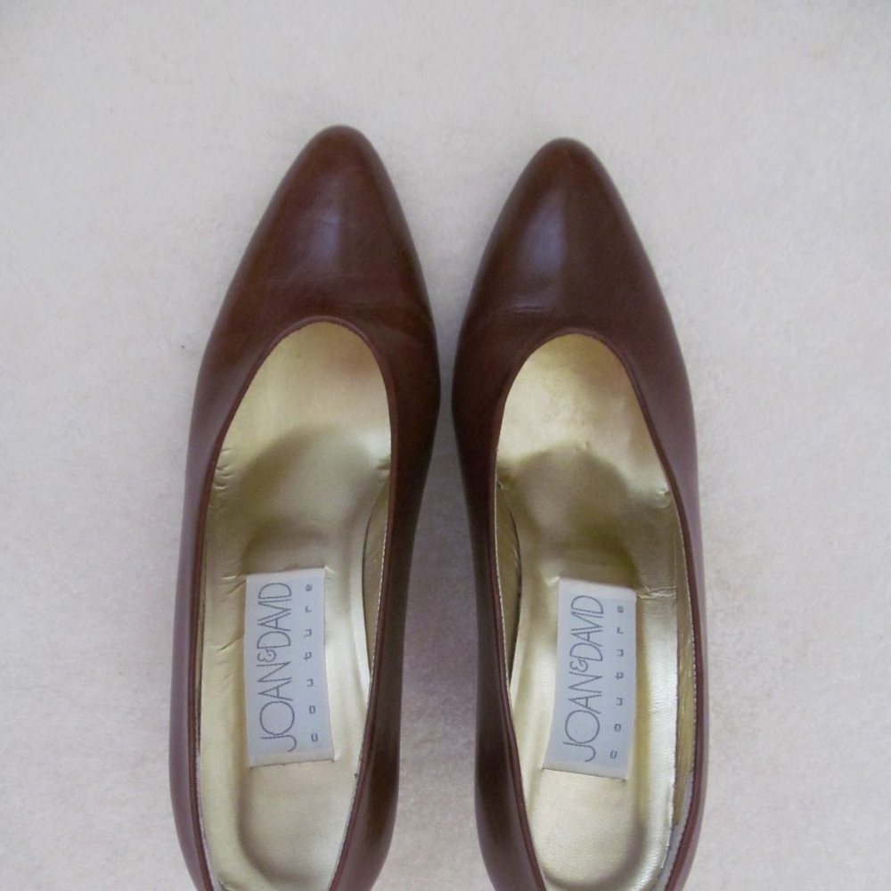 JOAN & DAVID COUTURE WARM BROWN LEATHER PUMPS 8M